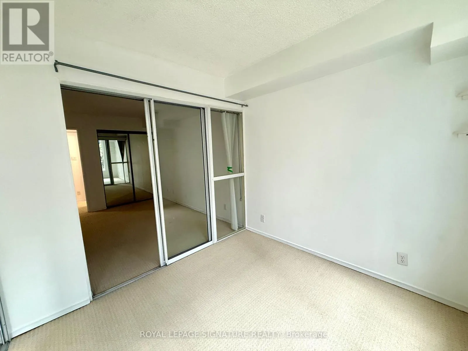 309 - 92 KING STREET E