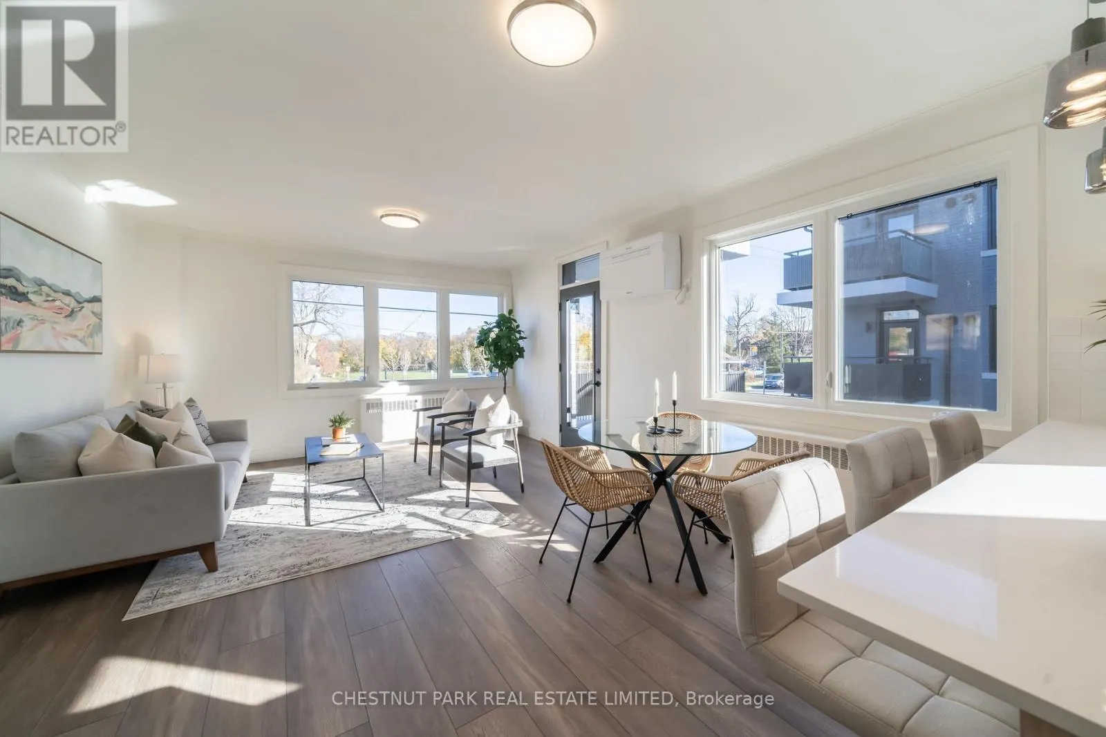 3 - 1466 AVENUE ROAD