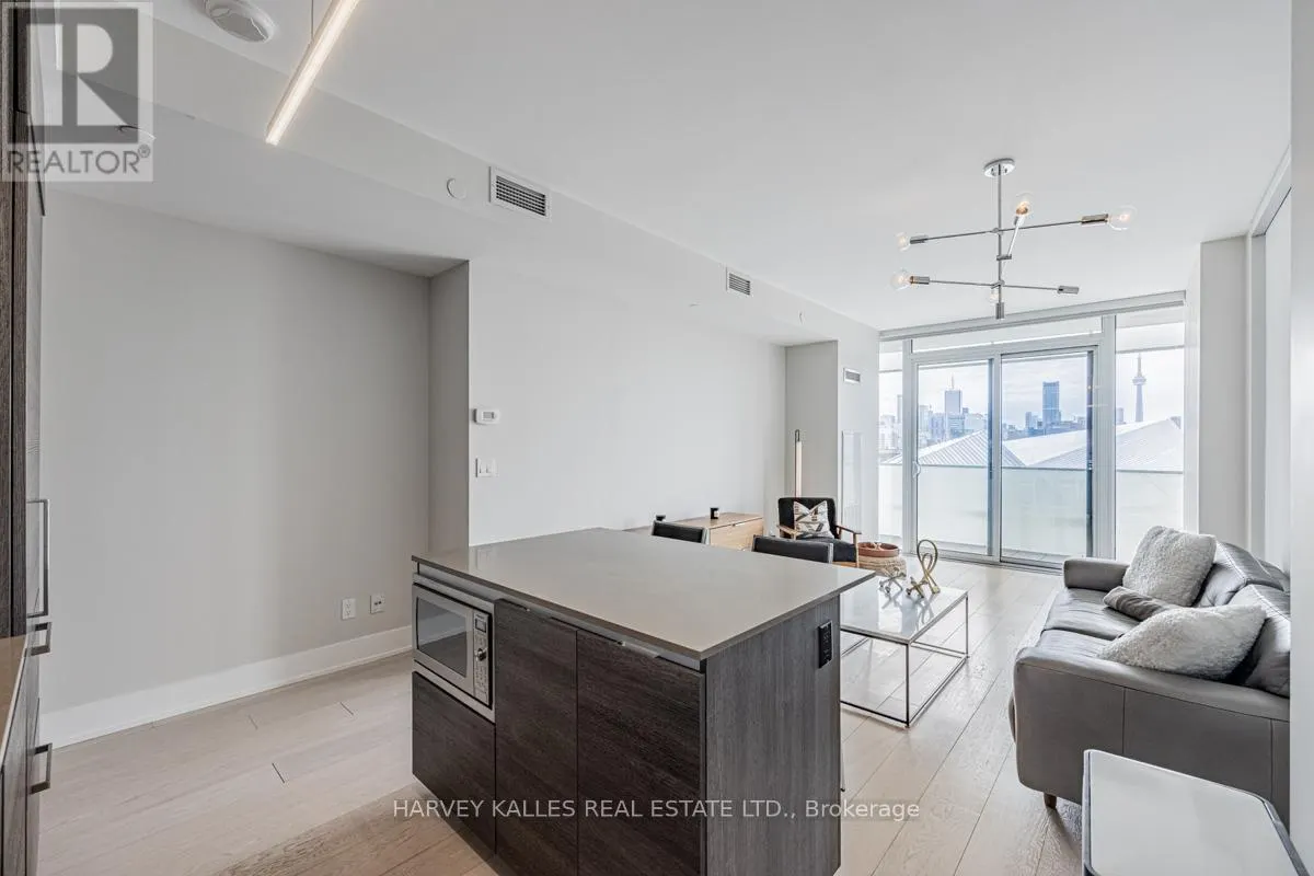 1001 - 200 BLOOR STREET W