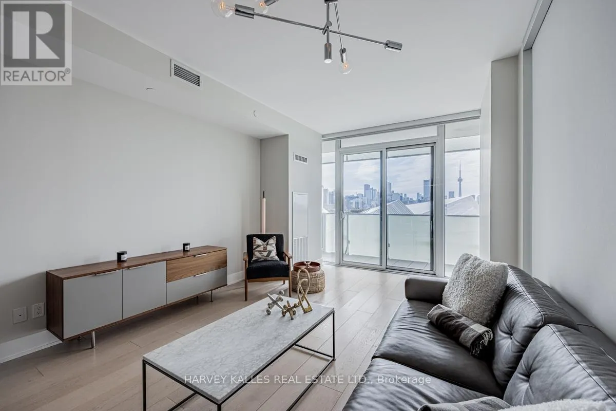 1001 - 200 BLOOR STREET W