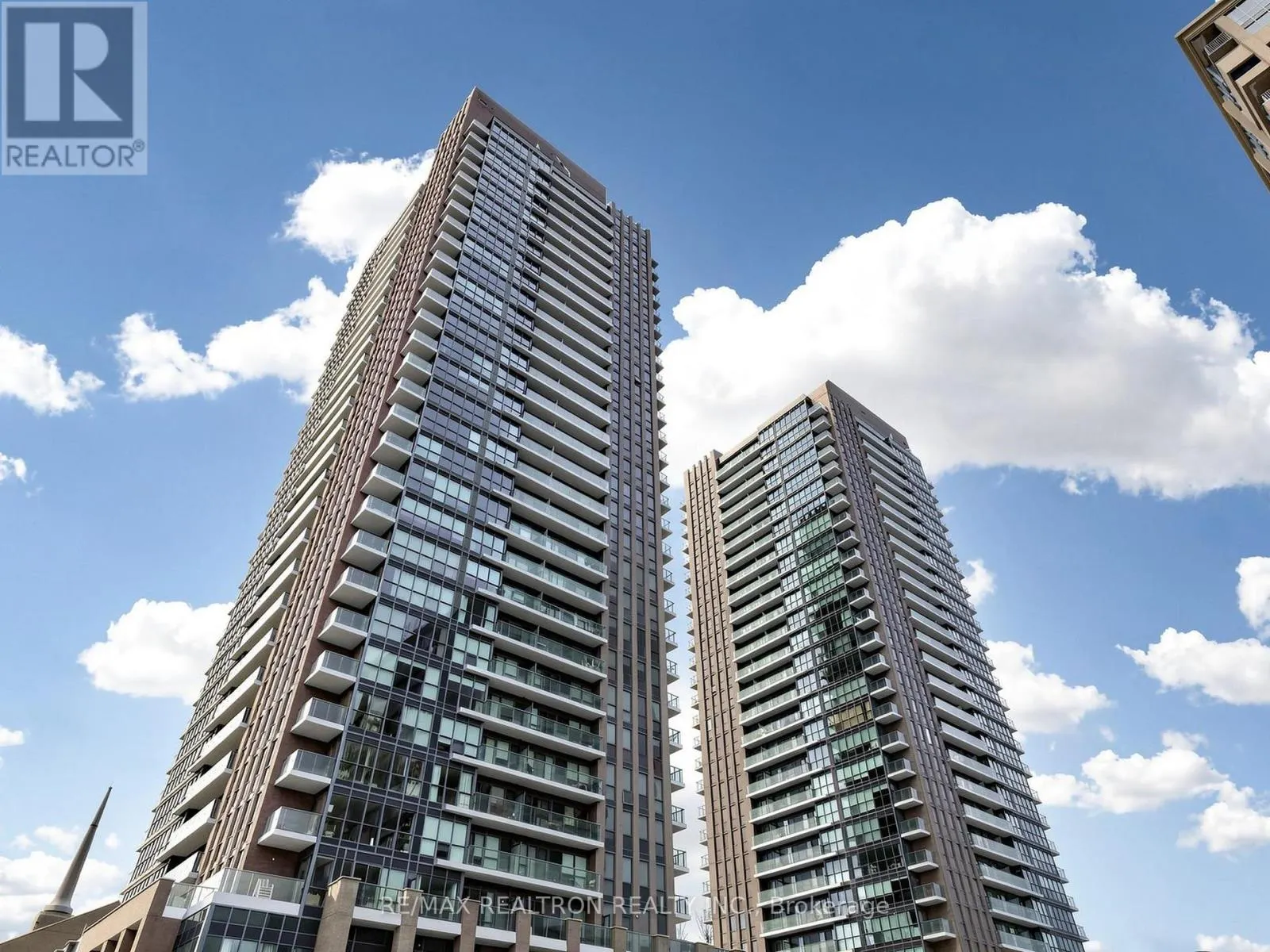 2912 - 2 SONIC WAY