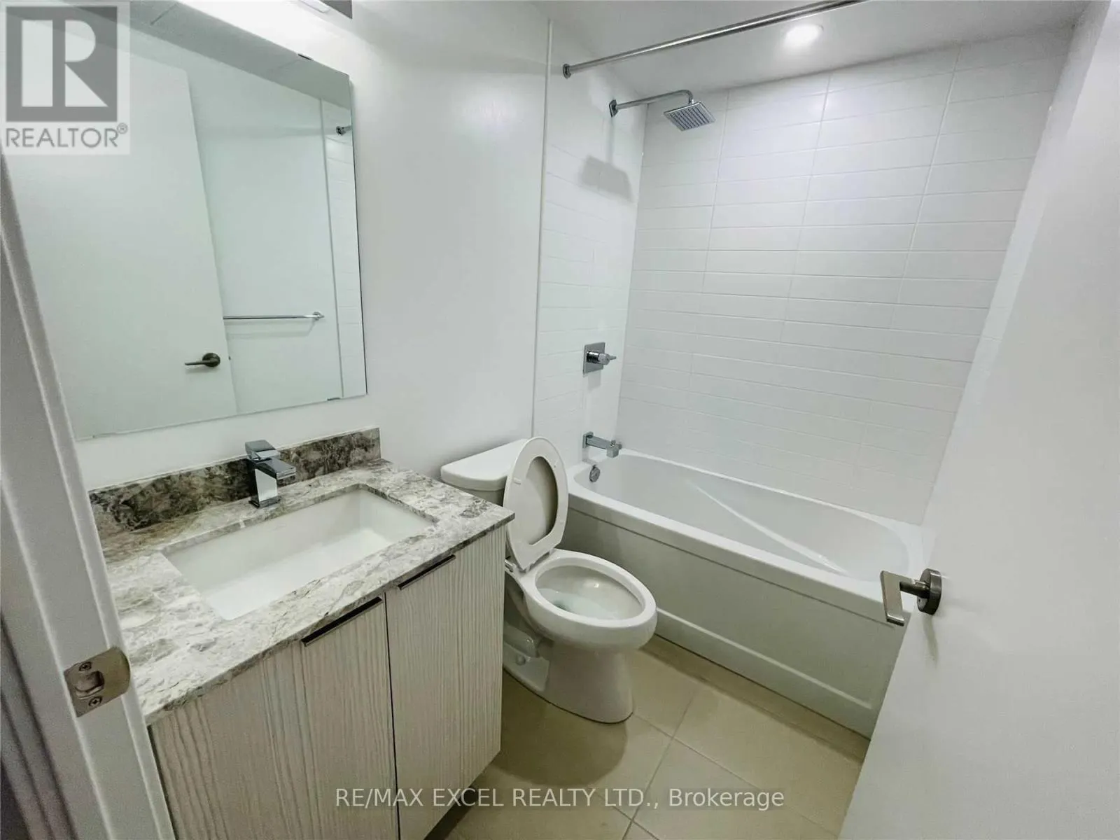 2502 - 18 MAITLAND TERRACE