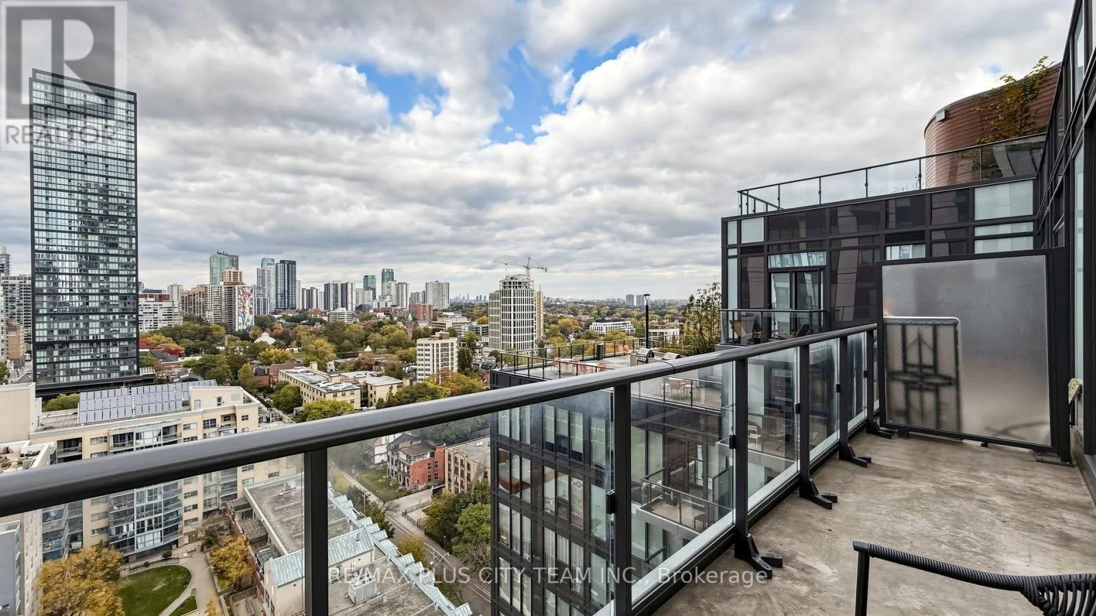 1903 - 251 JARVIS STREET