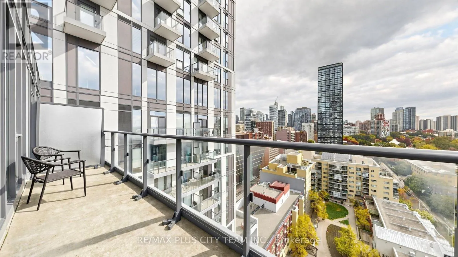 1903 - 251 JARVIS STREET