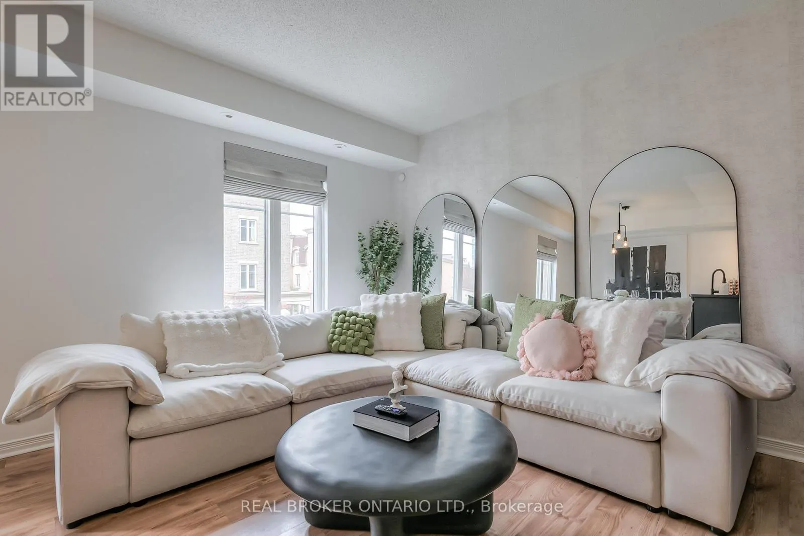 524 - 46 EAST LIBERTY STREET
