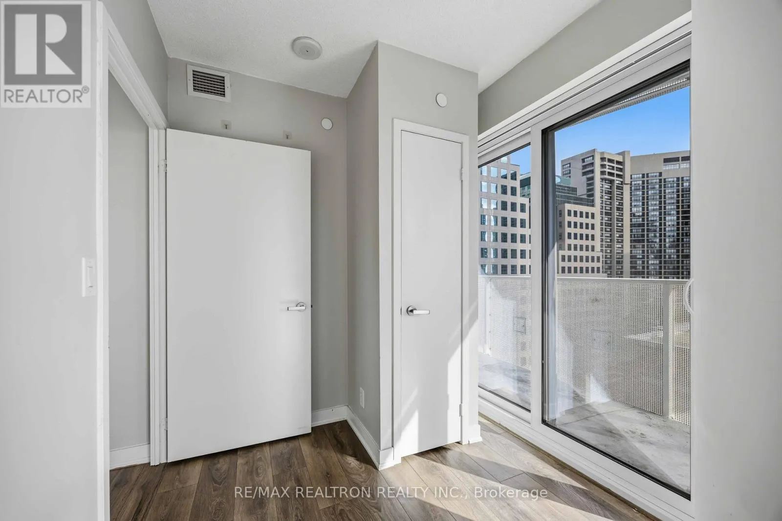 1410 - 88 HARBOUR STREET