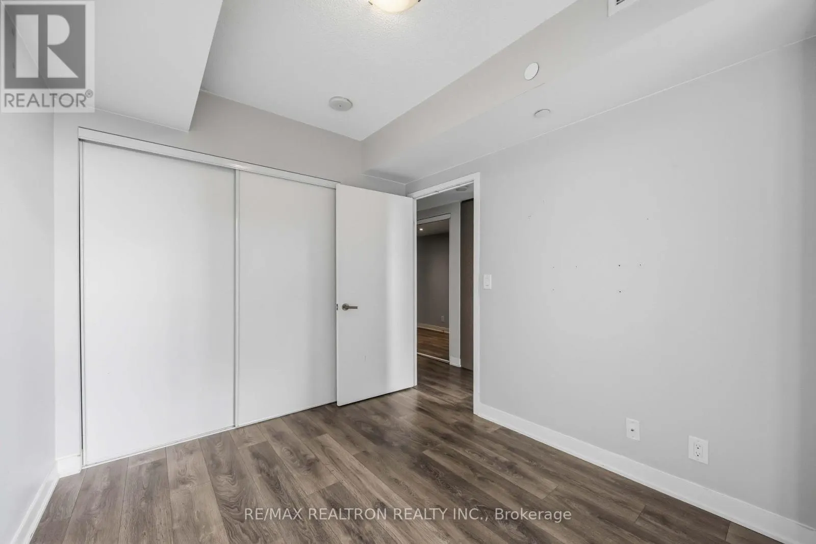 1410 - 88 HARBOUR STREET