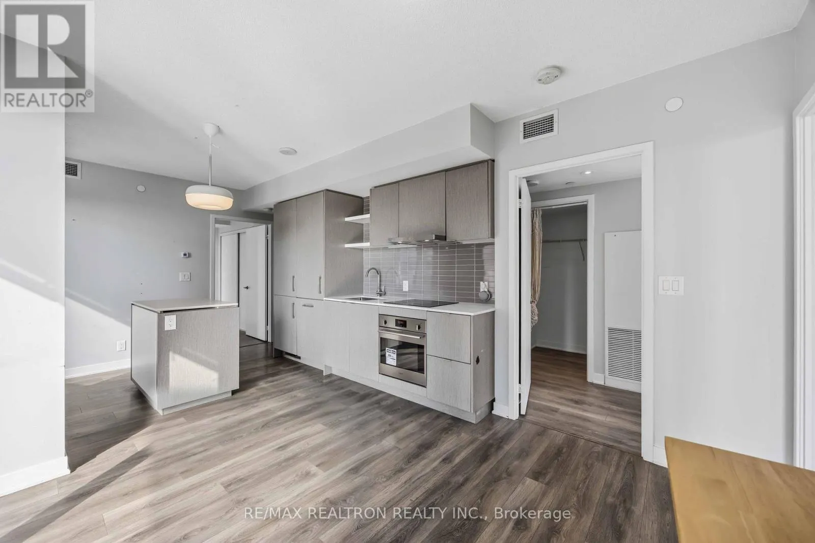 1410 - 88 HARBOUR STREET