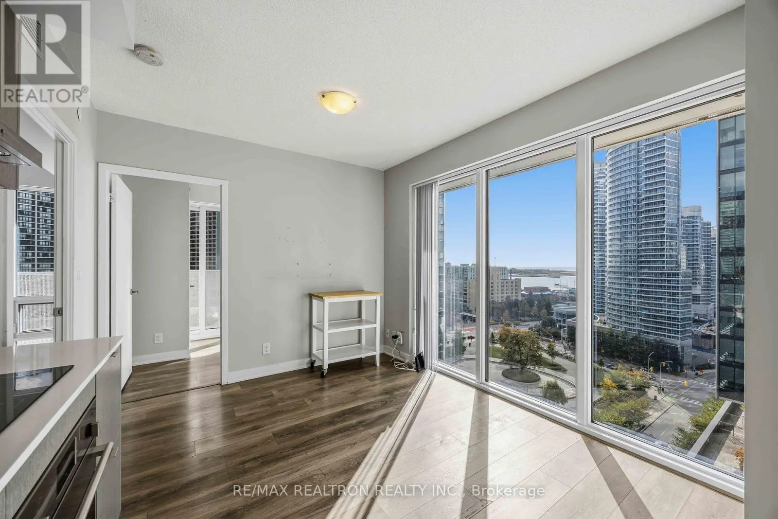 1410 - 88 HARBOUR STREET