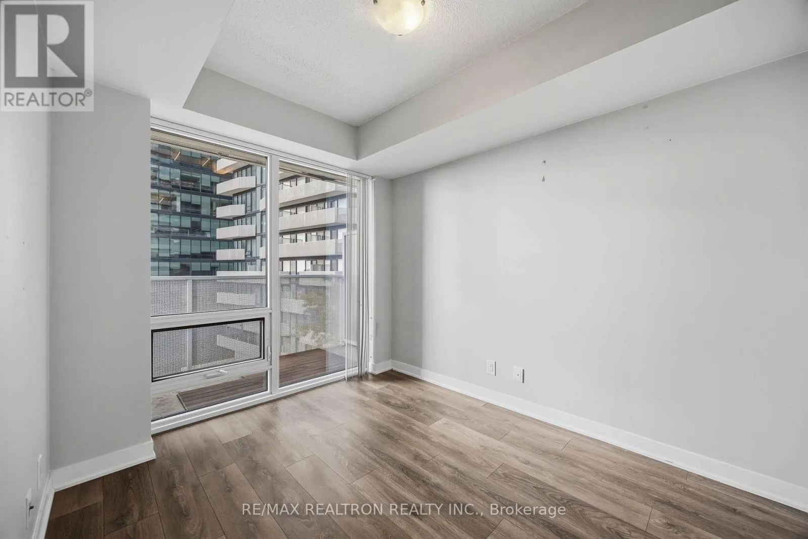 1410 - 88 HARBOUR STREET
