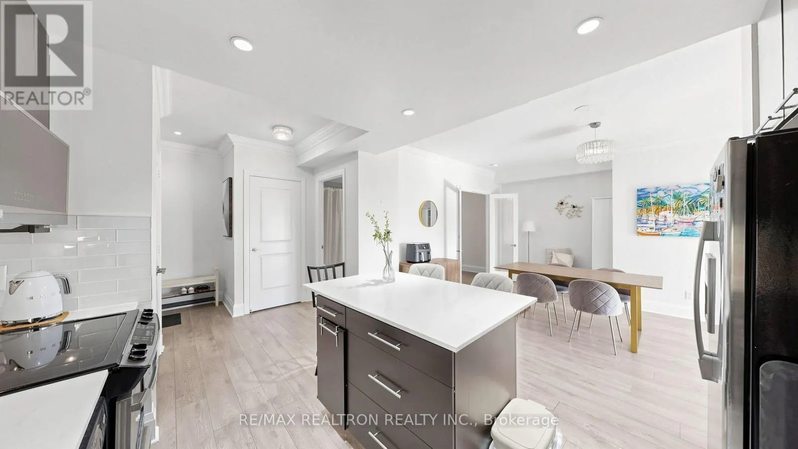 1223 - 100 HARRISON GARDEN BOULEVARD