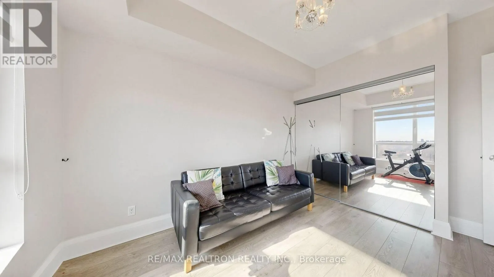 1223 - 100 HARRISON GARDEN BOULEVARD
