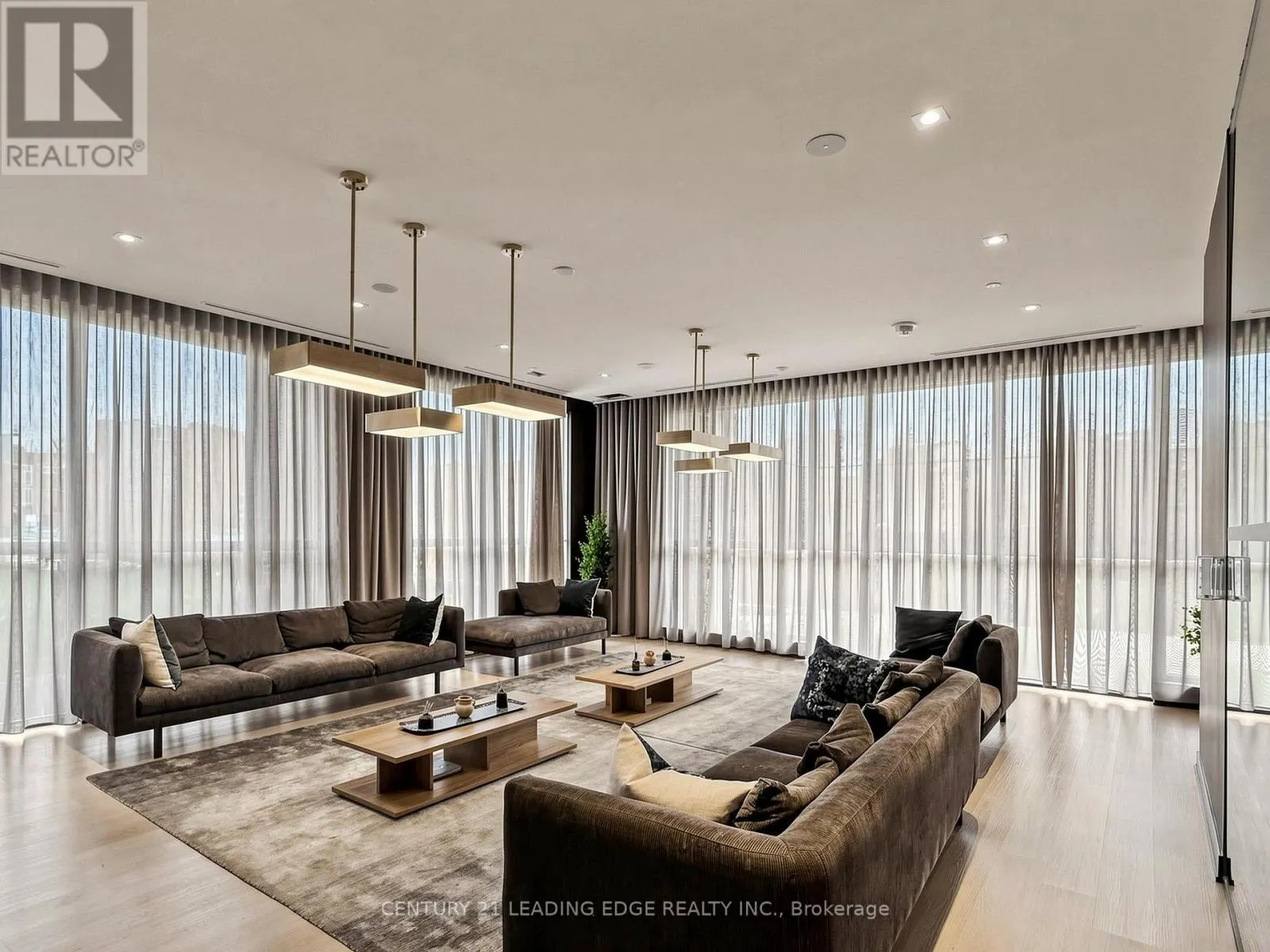 411 - 10 DEERLICK COURT