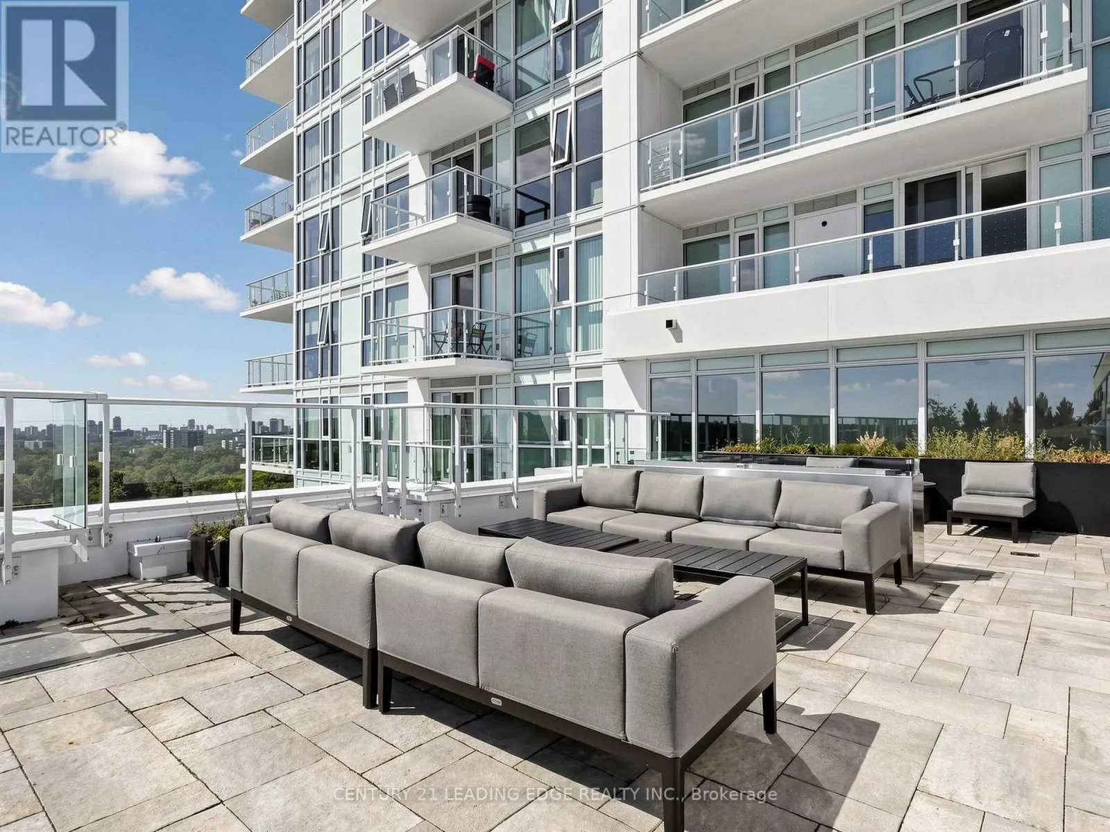 411 - 10 DEERLICK COURT