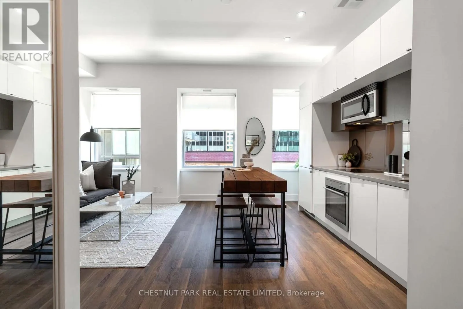 320 - 111 ST CLAIR AVENUE W