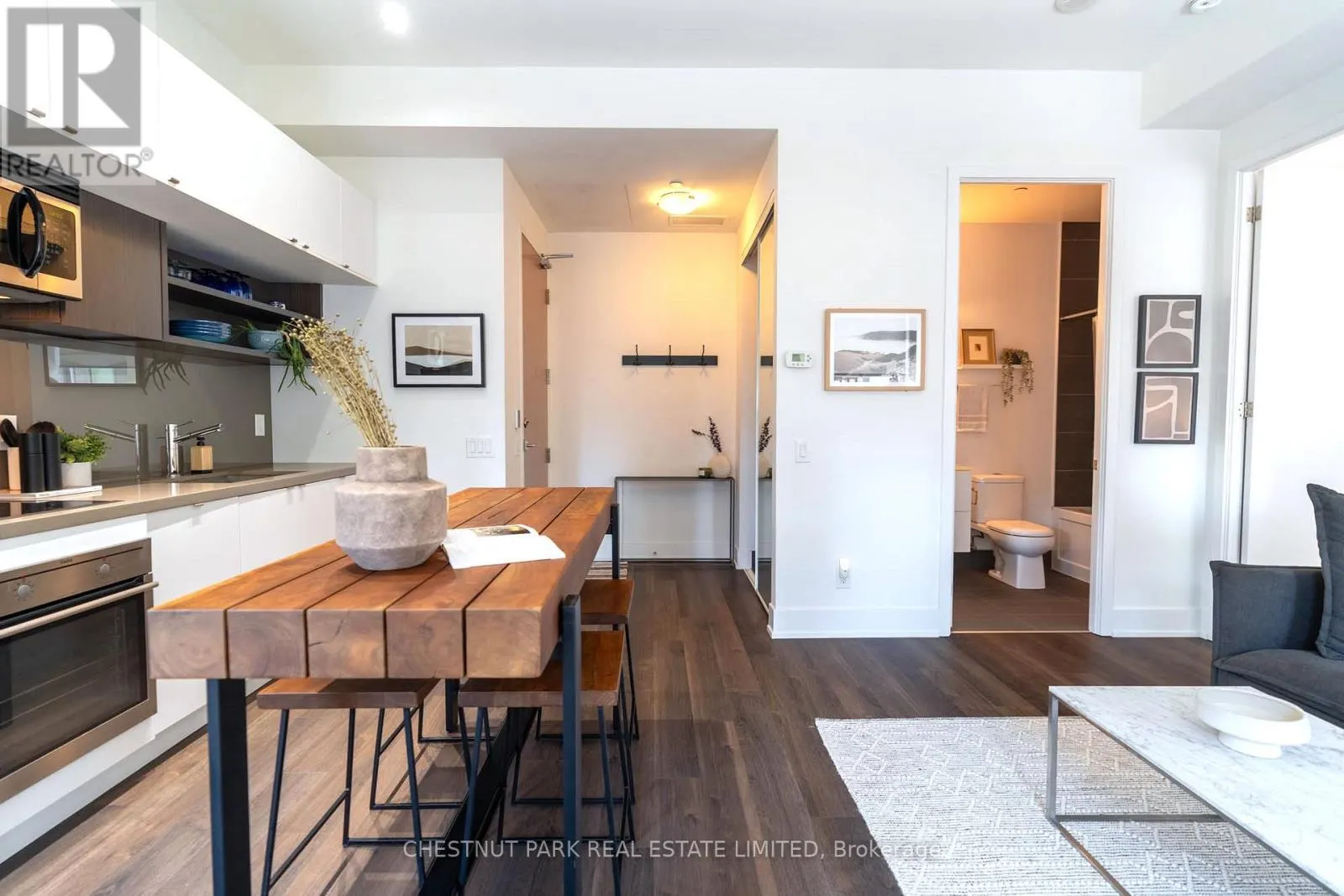 320 - 111 ST CLAIR AVENUE W