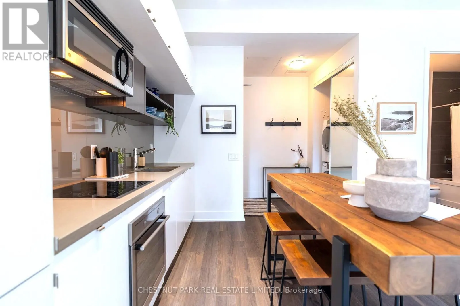 320 - 111 ST CLAIR AVENUE W