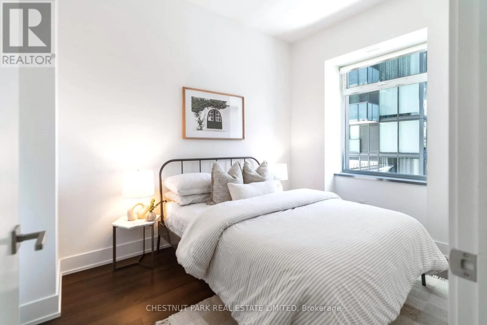 320 - 111 ST CLAIR AVENUE W