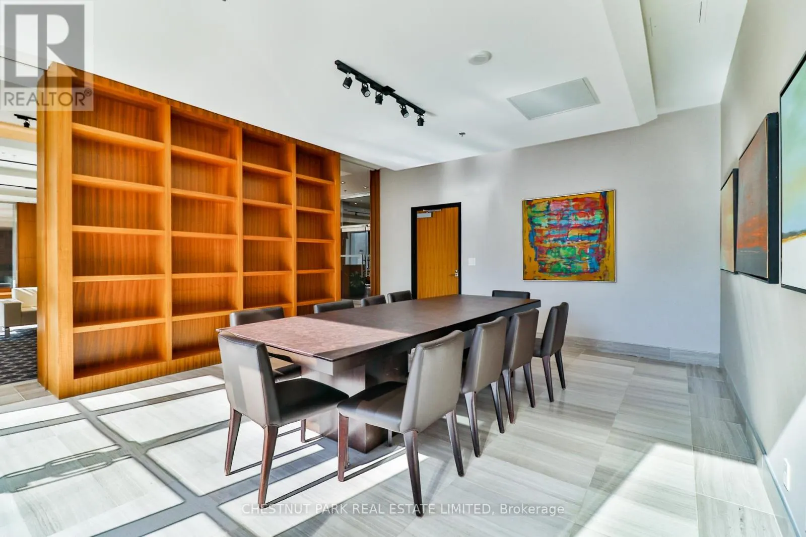 320 - 111 ST CLAIR AVENUE W