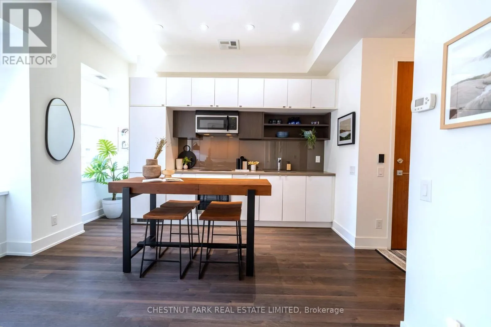 320 - 111 ST CLAIR AVENUE W