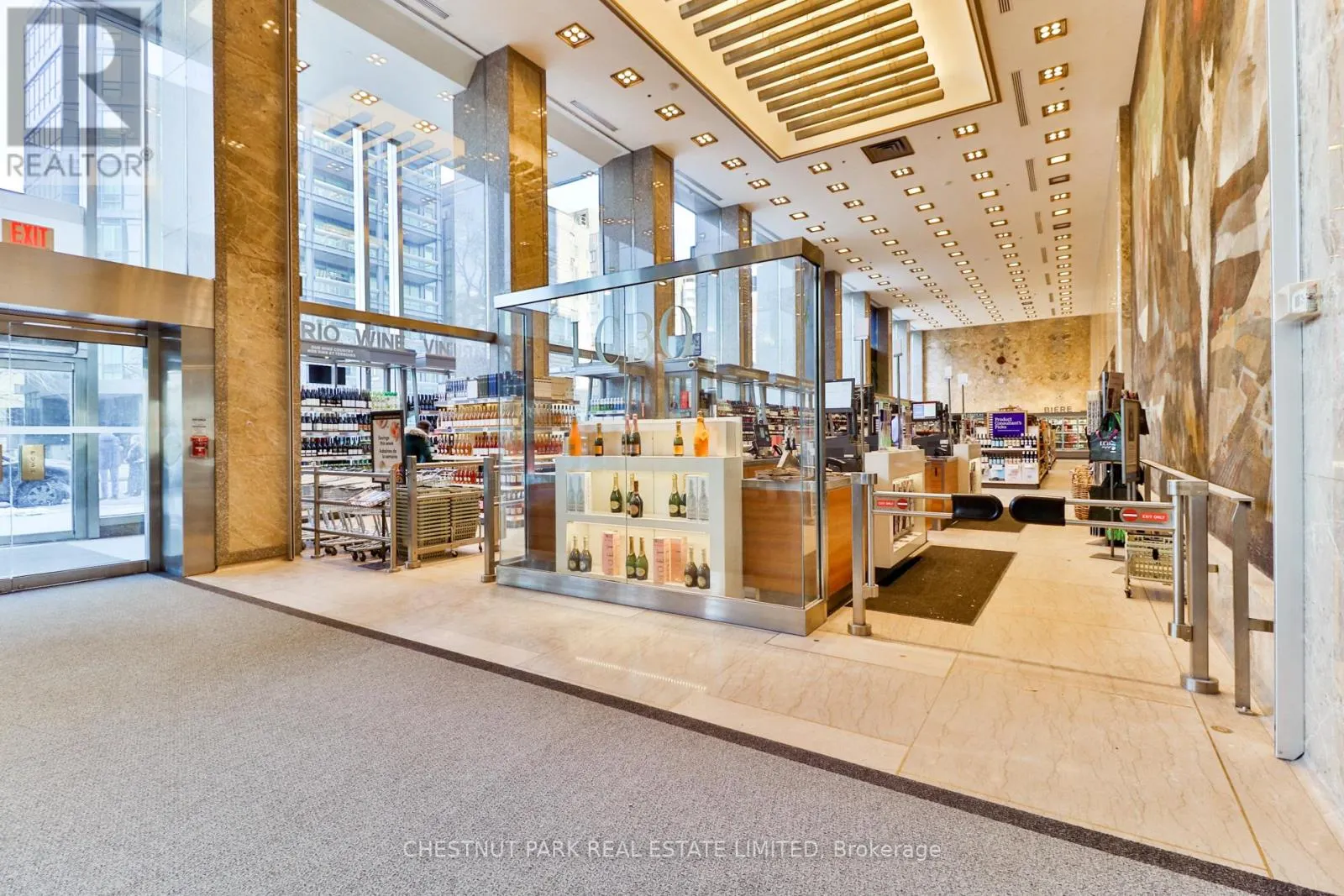 320 - 111 ST CLAIR AVENUE W