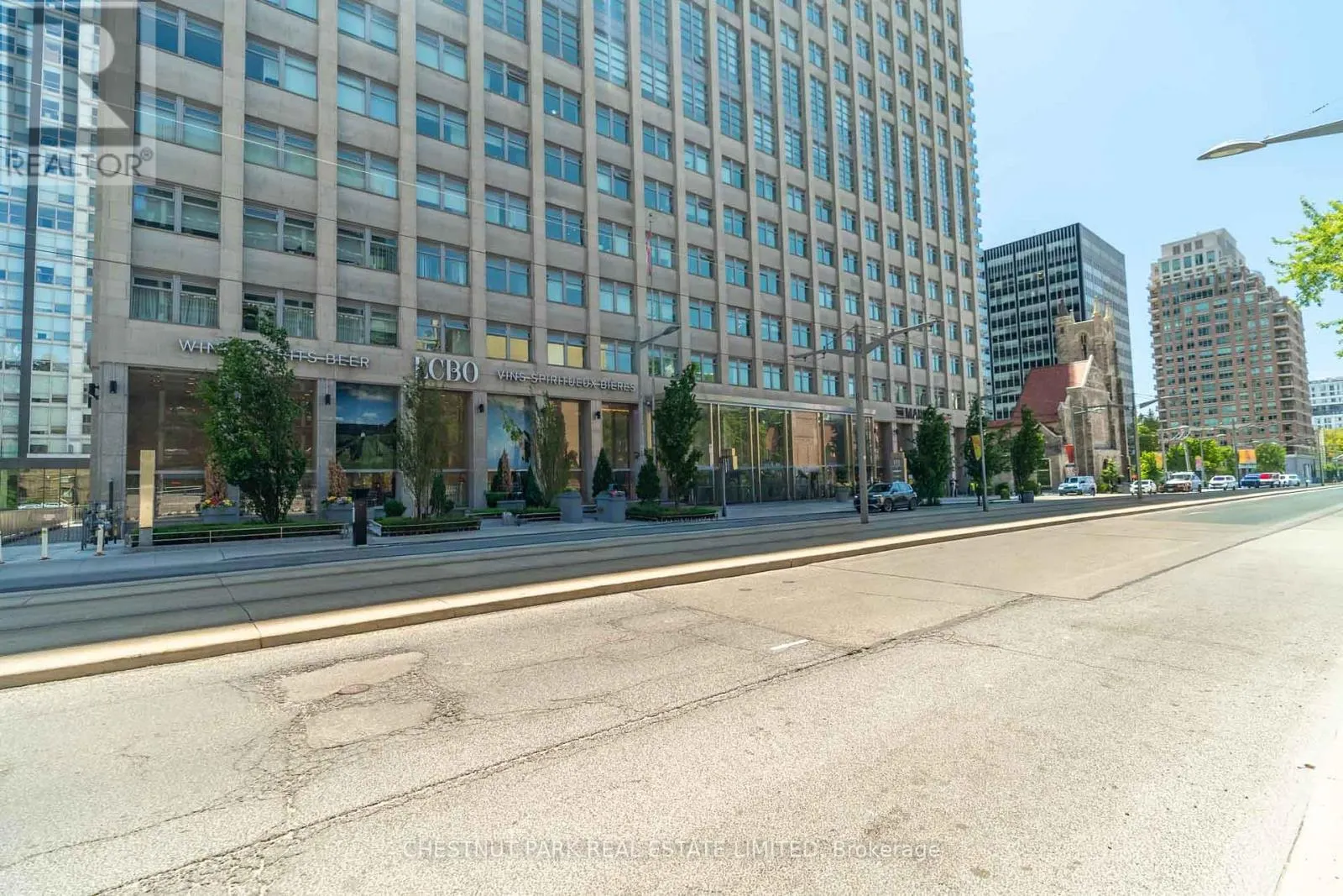 320 - 111 ST CLAIR AVENUE W