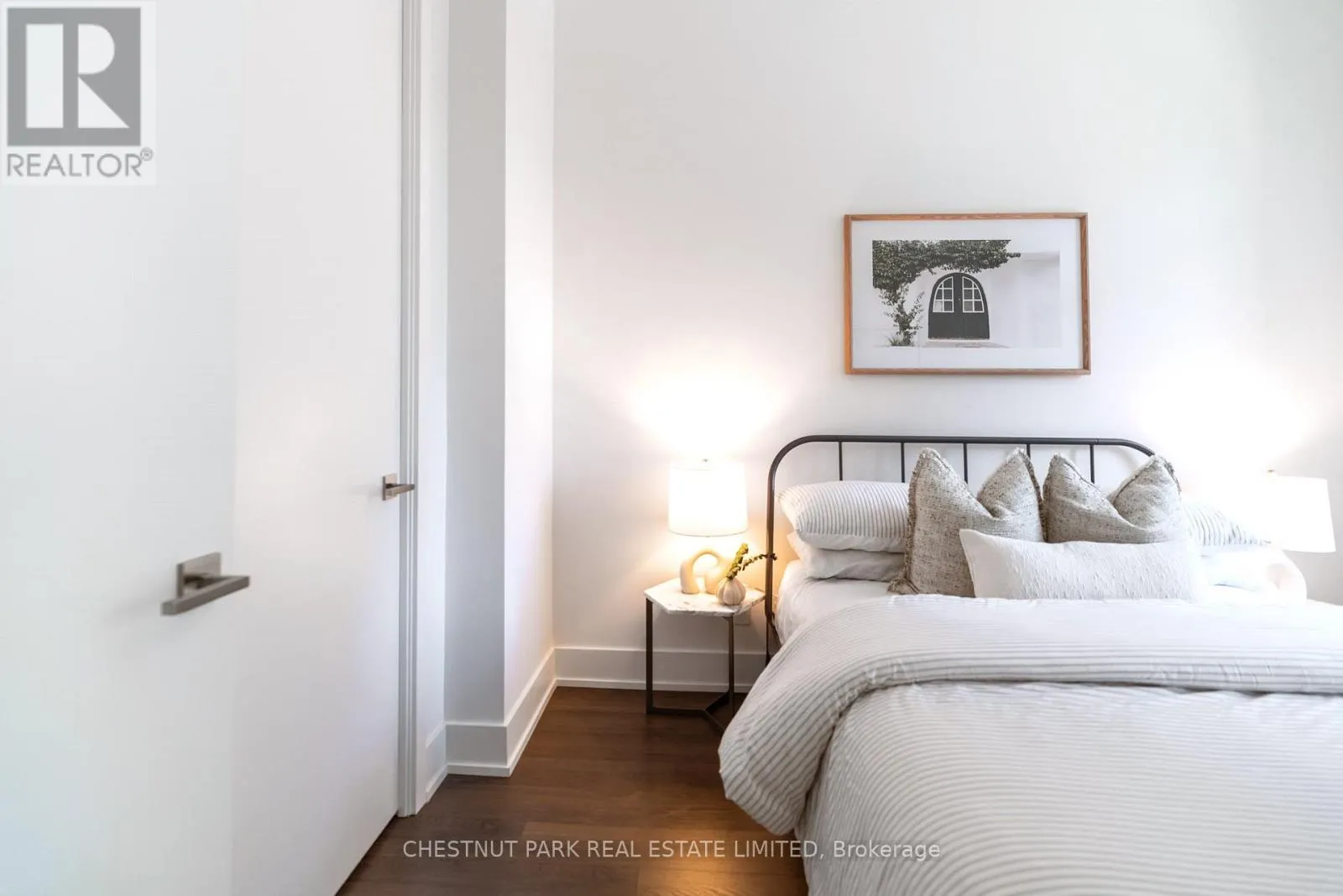 320 - 111 ST CLAIR AVENUE W