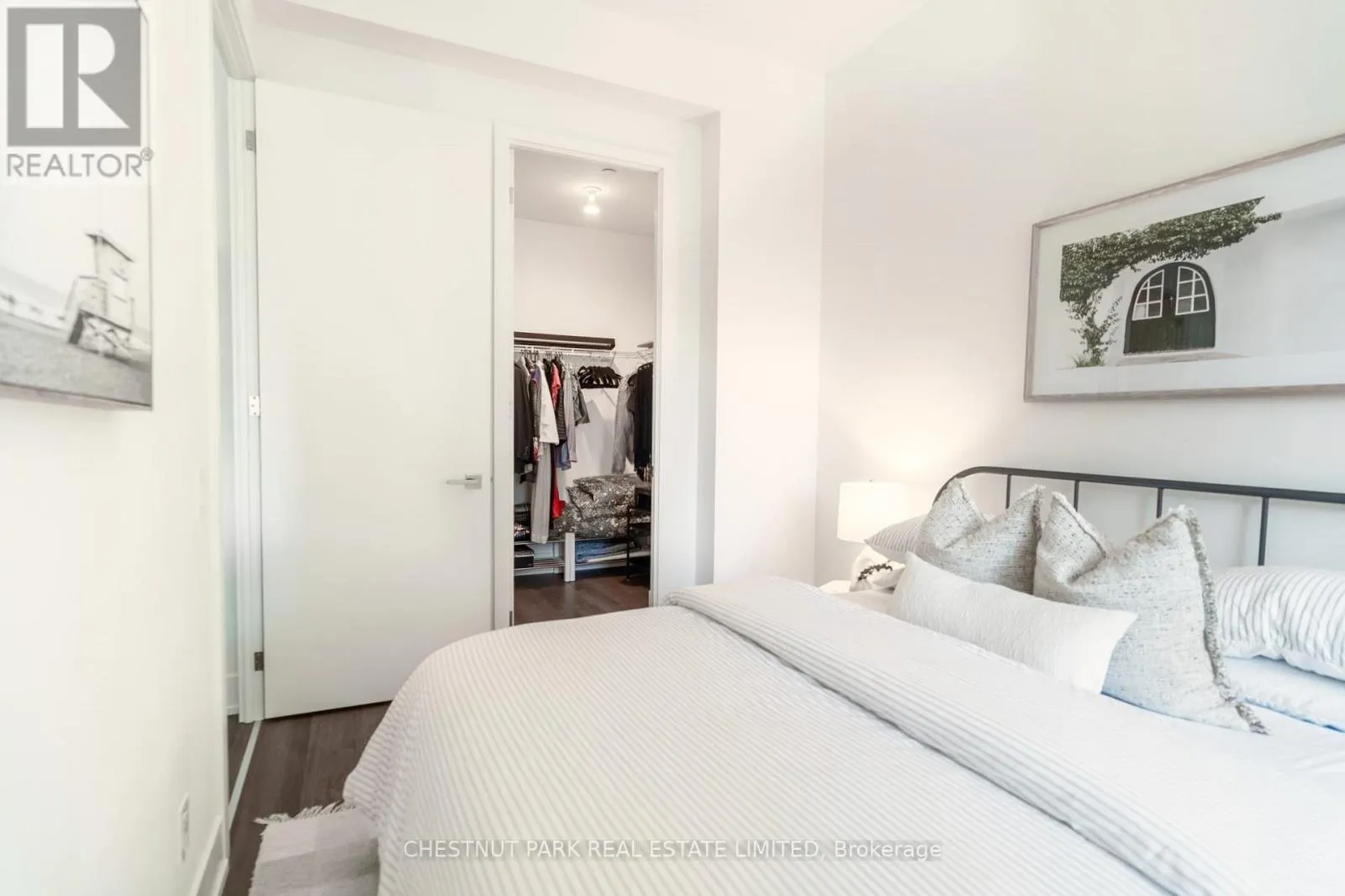 320 - 111 ST CLAIR AVENUE W