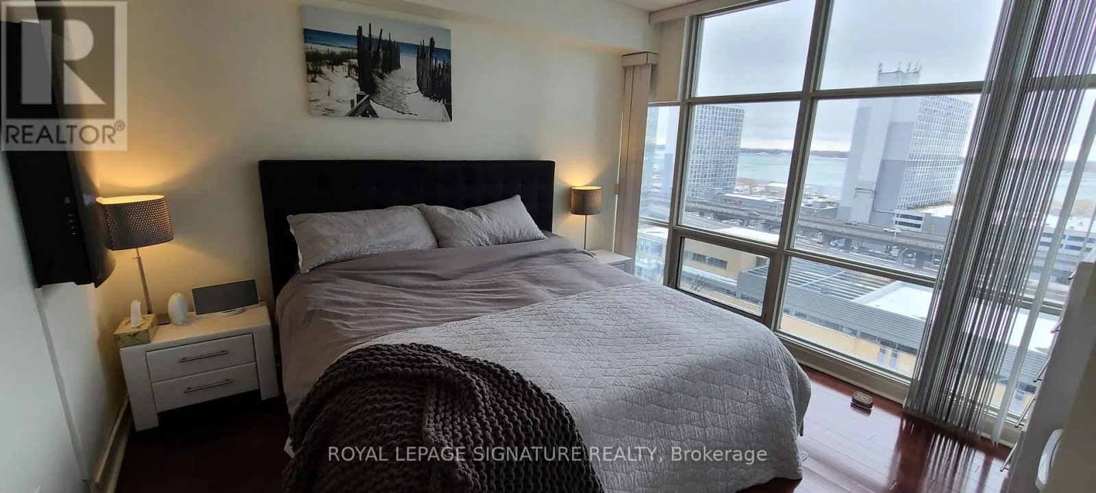 1212 - 10 NAVY WHARF COURT