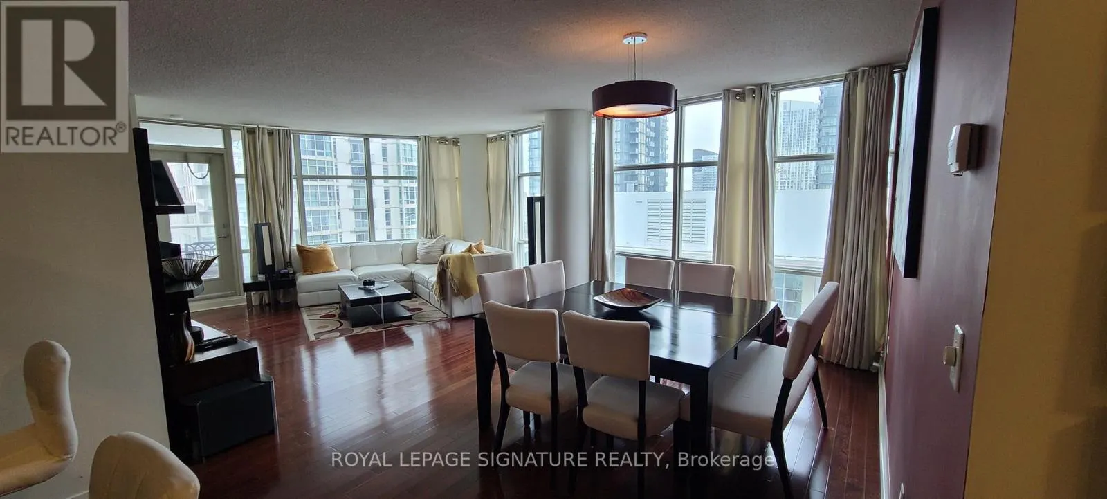 1212 - 10 NAVY WHARF COURT