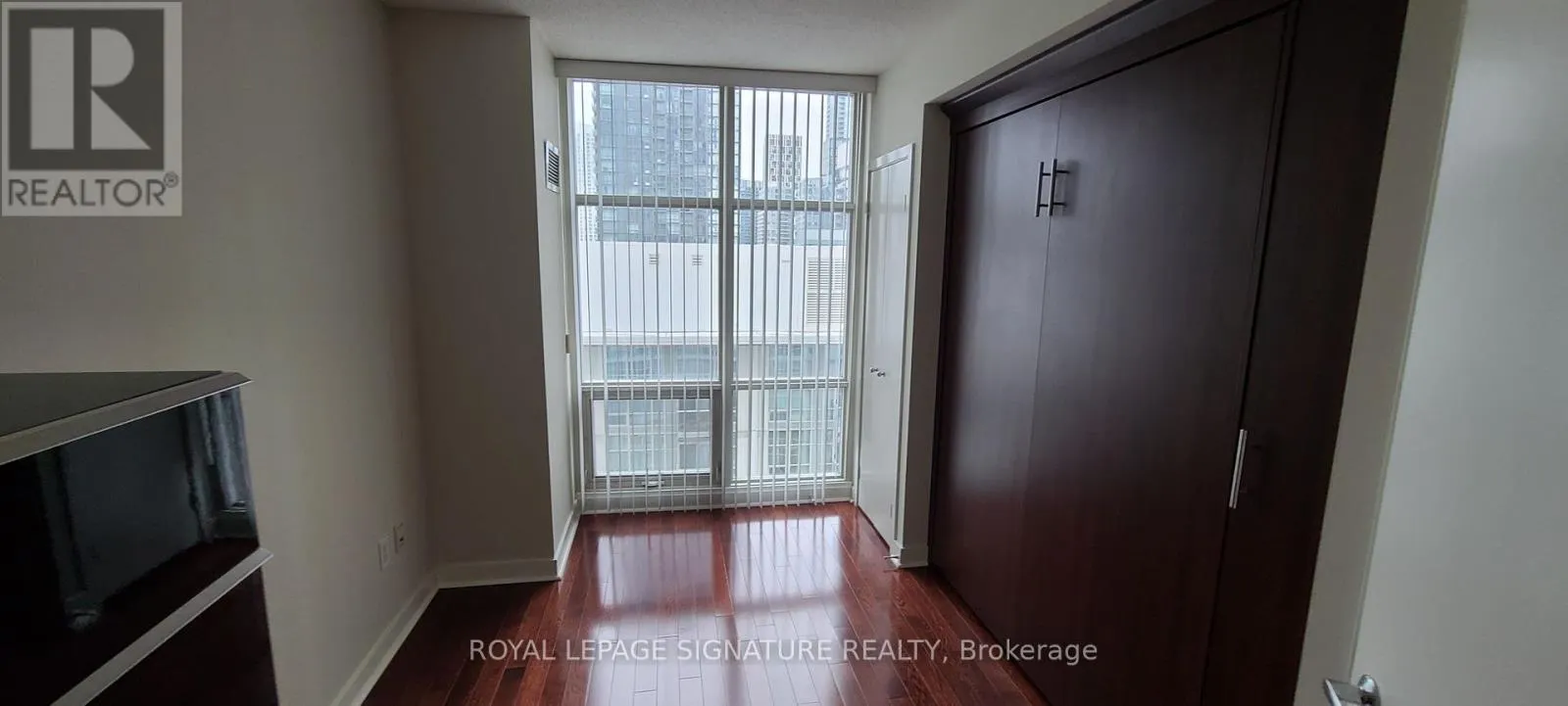 1212 - 10 NAVY WHARF COURT