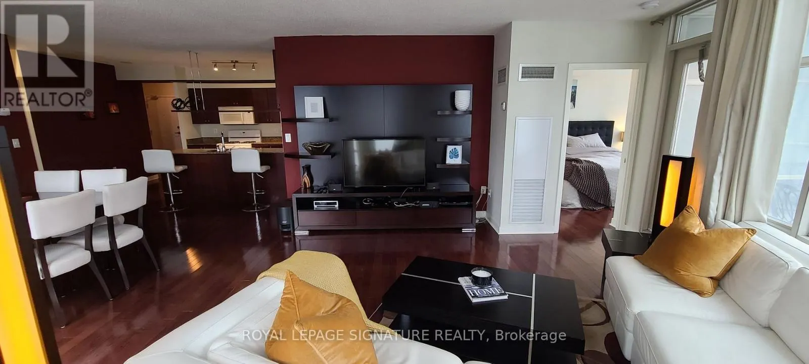1212 - 10 NAVY WHARF COURT