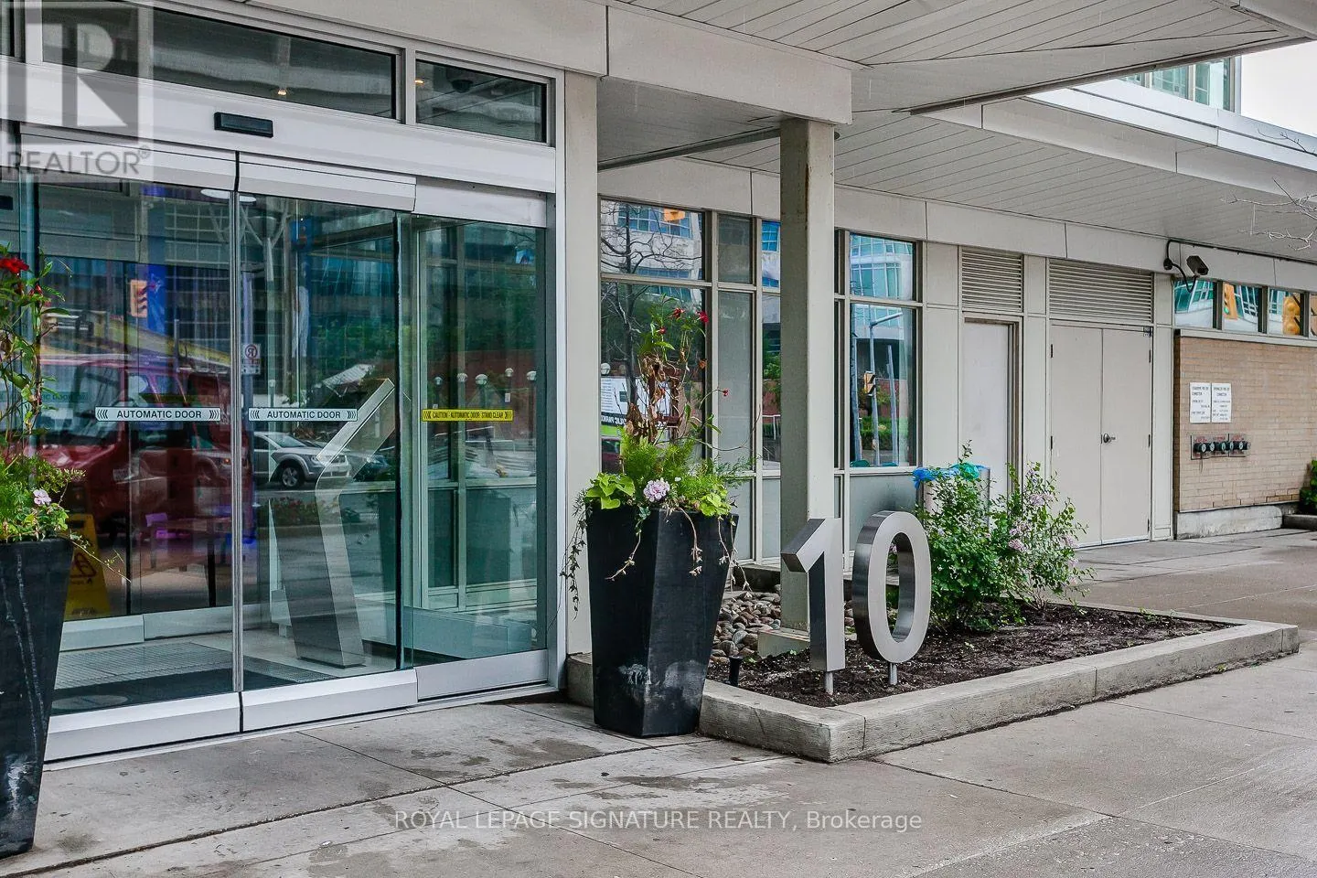 1212 - 10 NAVY WHARF COURT