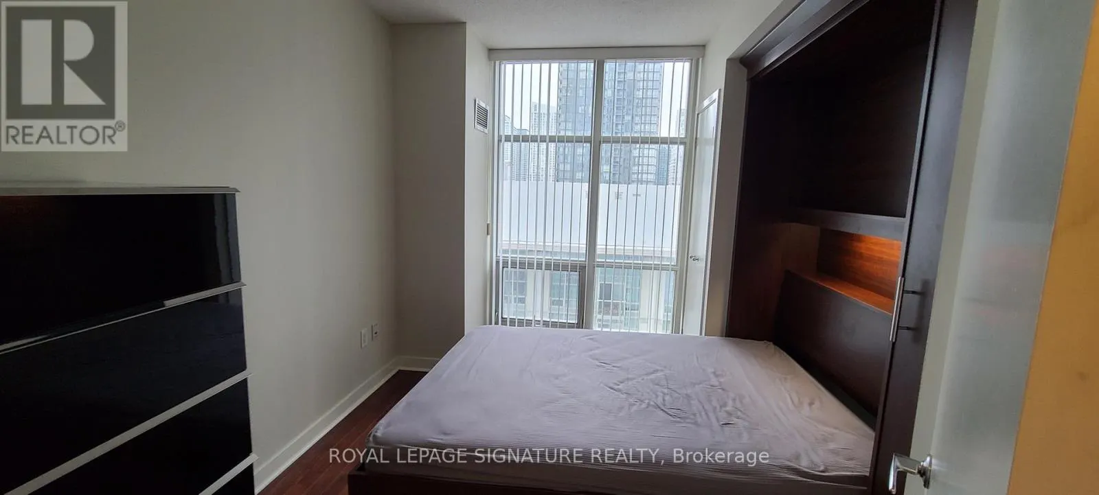 1212 - 10 NAVY WHARF COURT