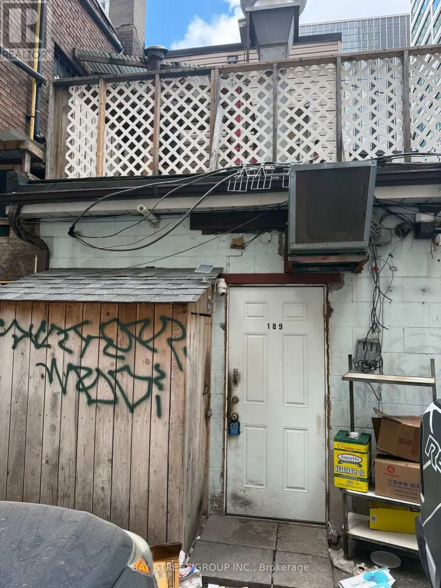 189 DUNDAS STREET W