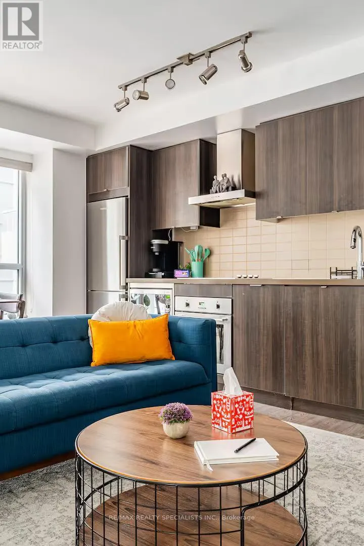304 - 300 FRONT STREET W