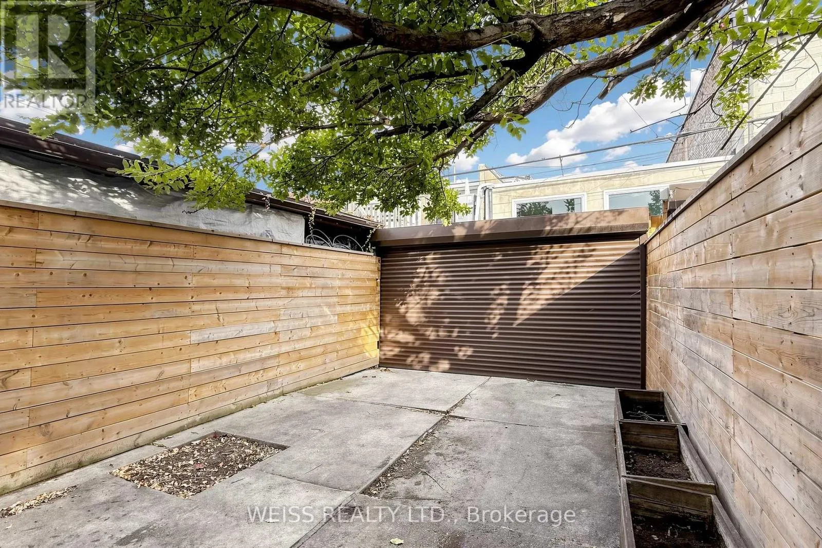 758 RICHMOND STREET W