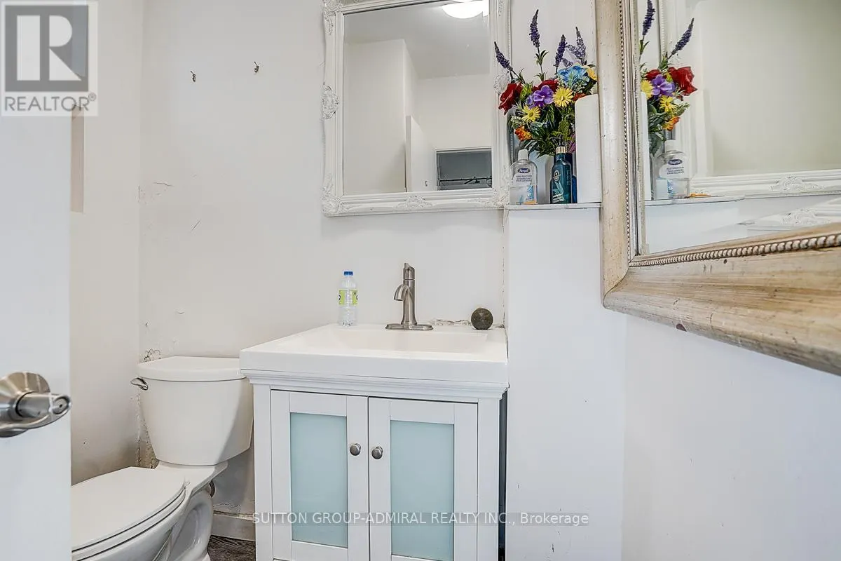 1184 EGLINTON AVENUE W