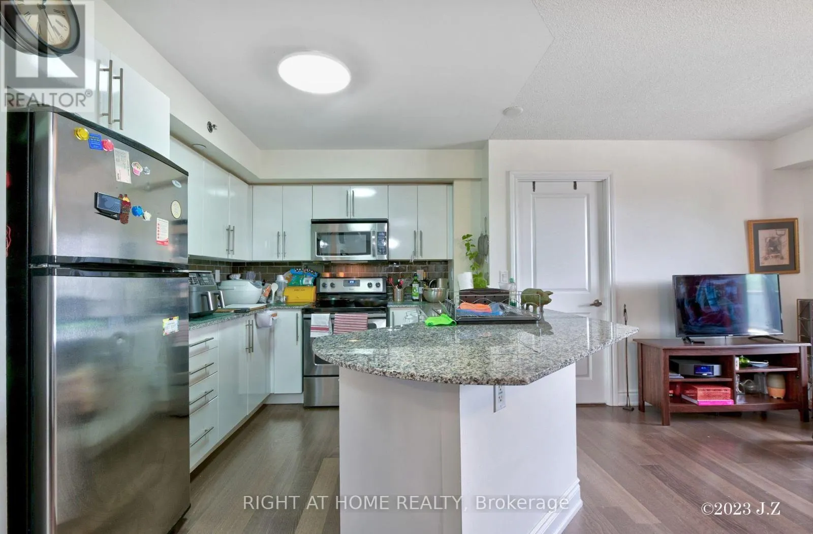 312 - 760 SHEPPARD AVENUE W