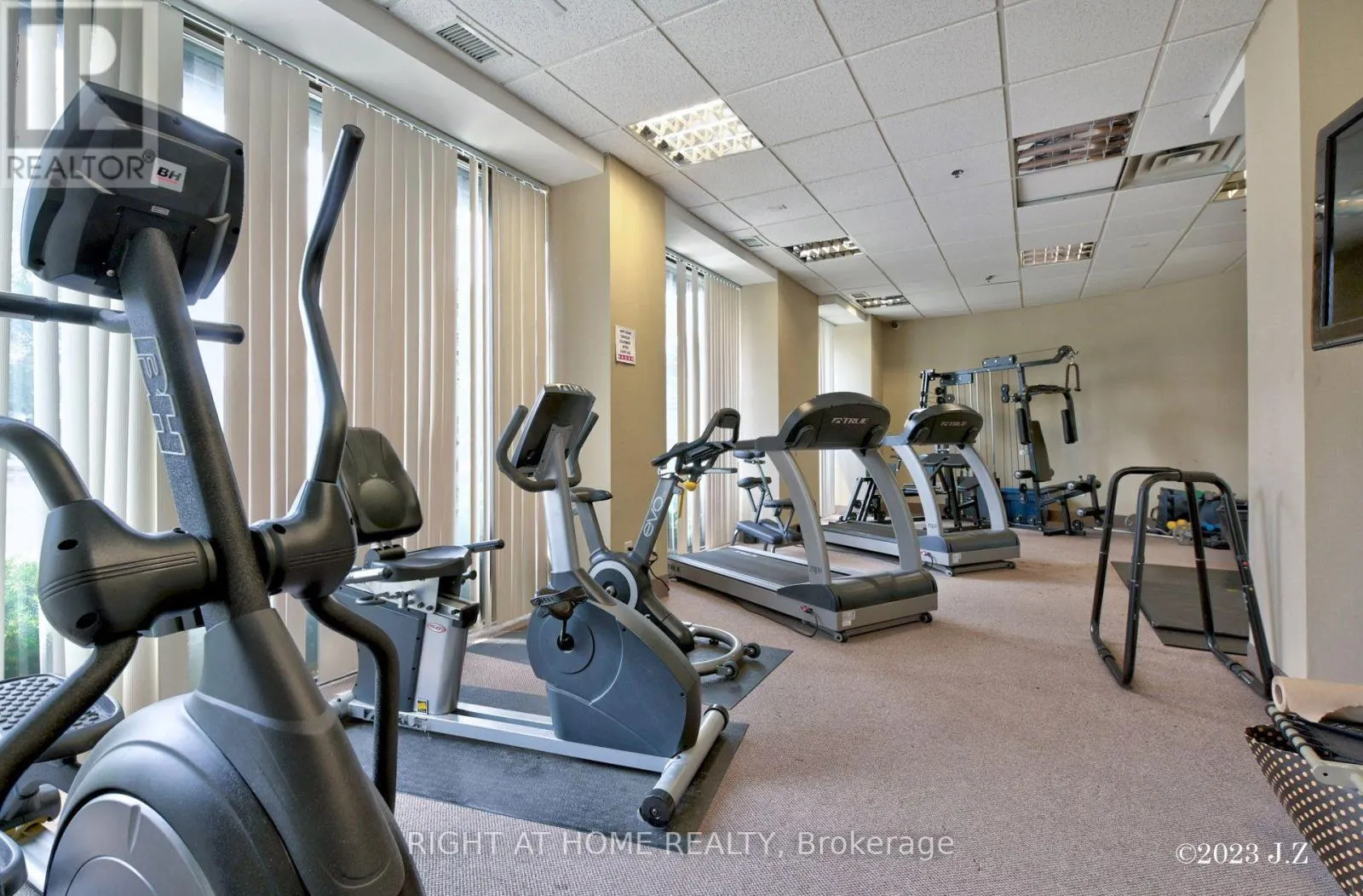 312 - 760 SHEPPARD AVENUE W