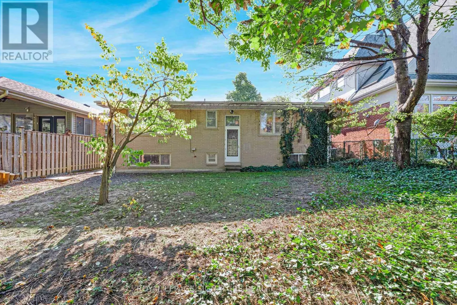 26 MILLGATE CRESCENT