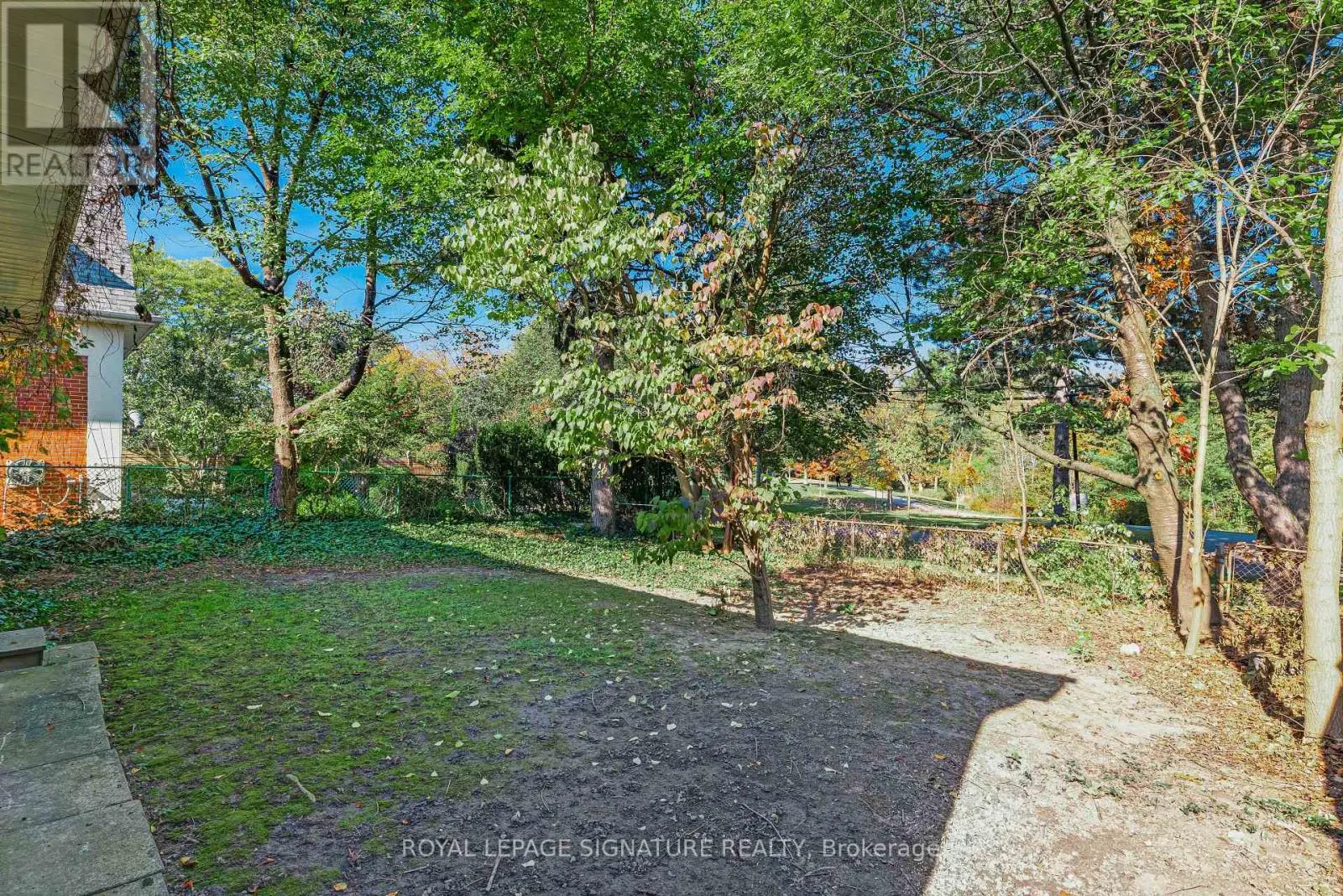 26 MILLGATE CRESCENT
