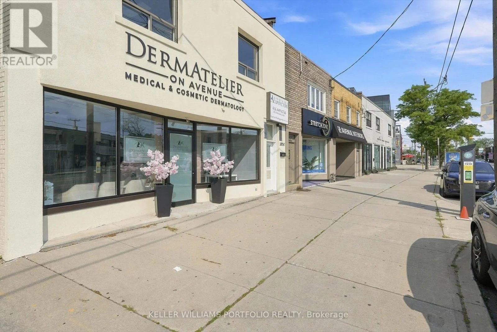 201 - 1896 AVENUE ROAD
