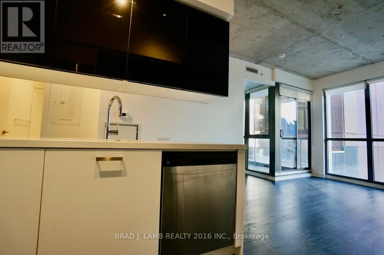 301 - 39 BRANT STREET