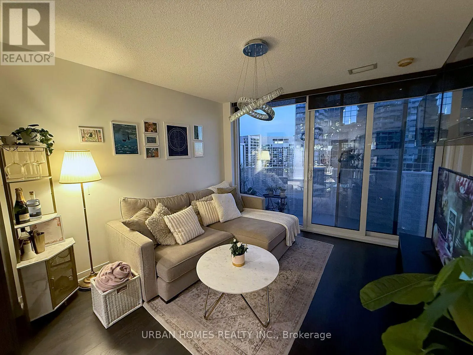 2809 - 100 HARBOUR STREET