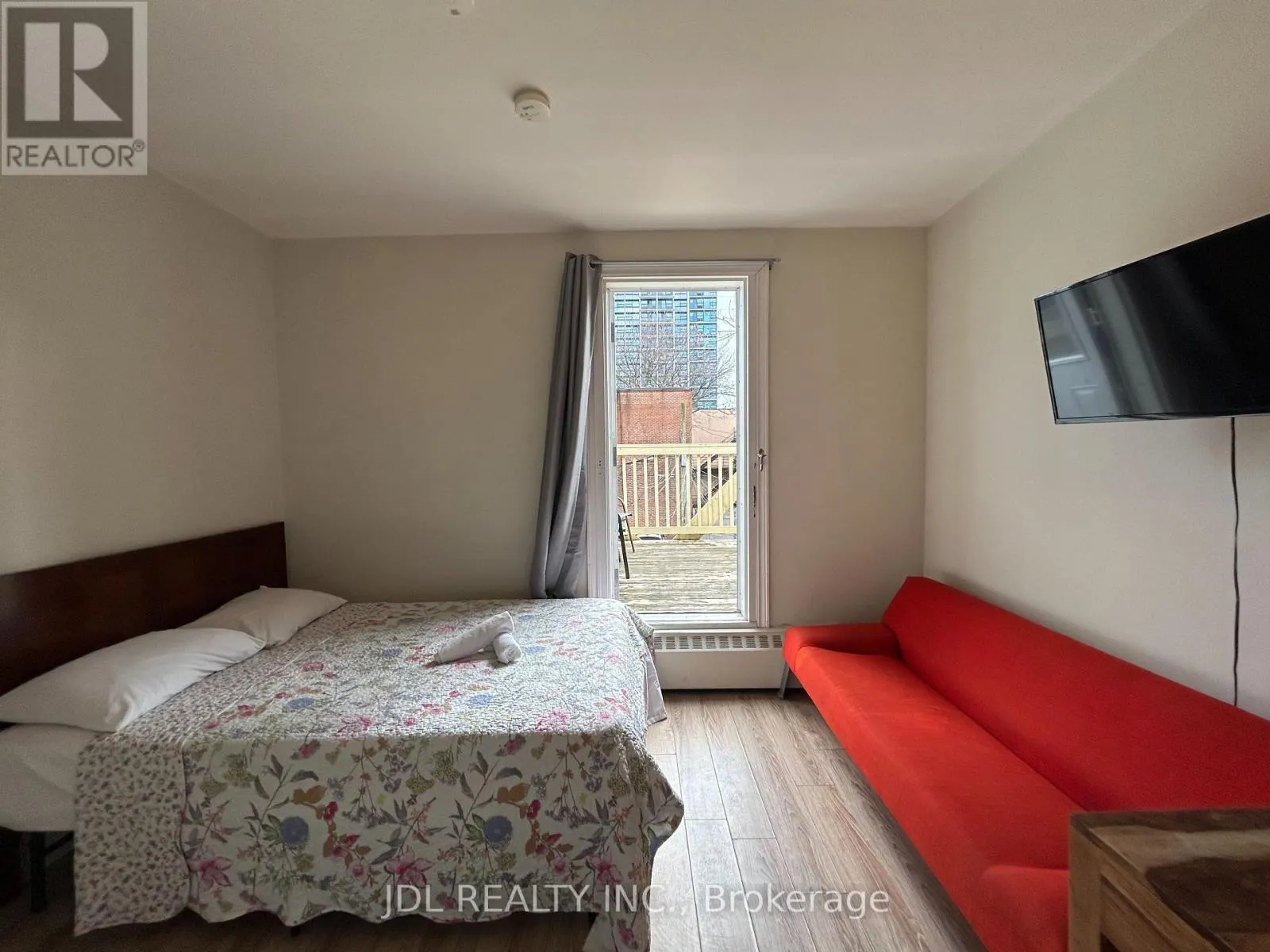 TWO-BEDROOM-UNIT 2NDFLOOR - 3 PEMBROKE ST STREET