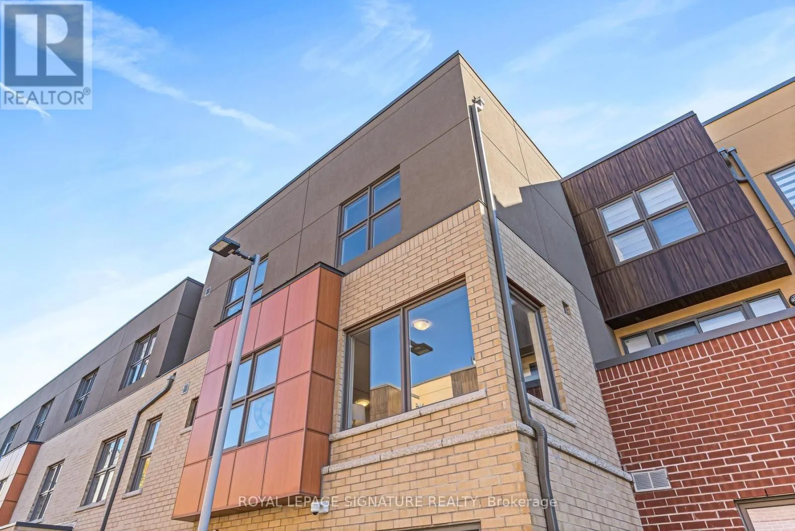 49 - 28 CURLEW DRIVE