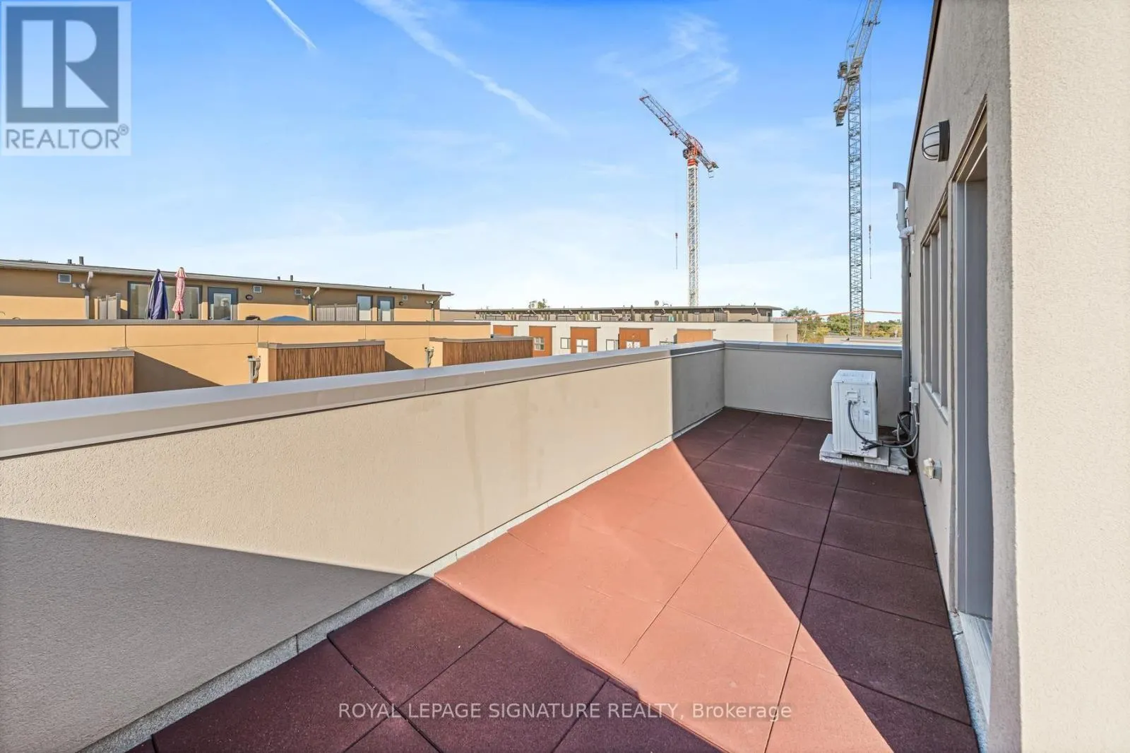 49 - 28 CURLEW DRIVE