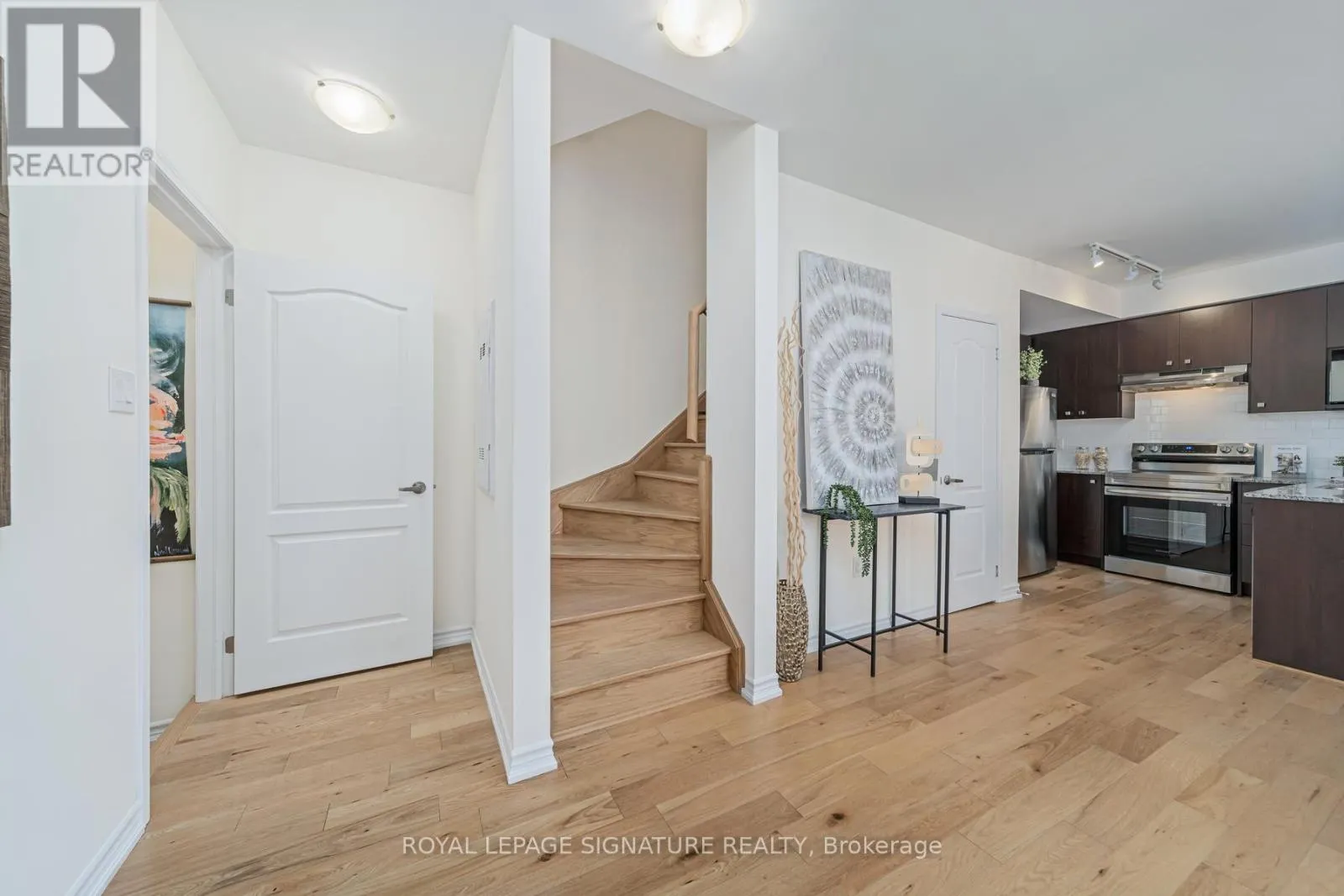 49 - 28 CURLEW DRIVE