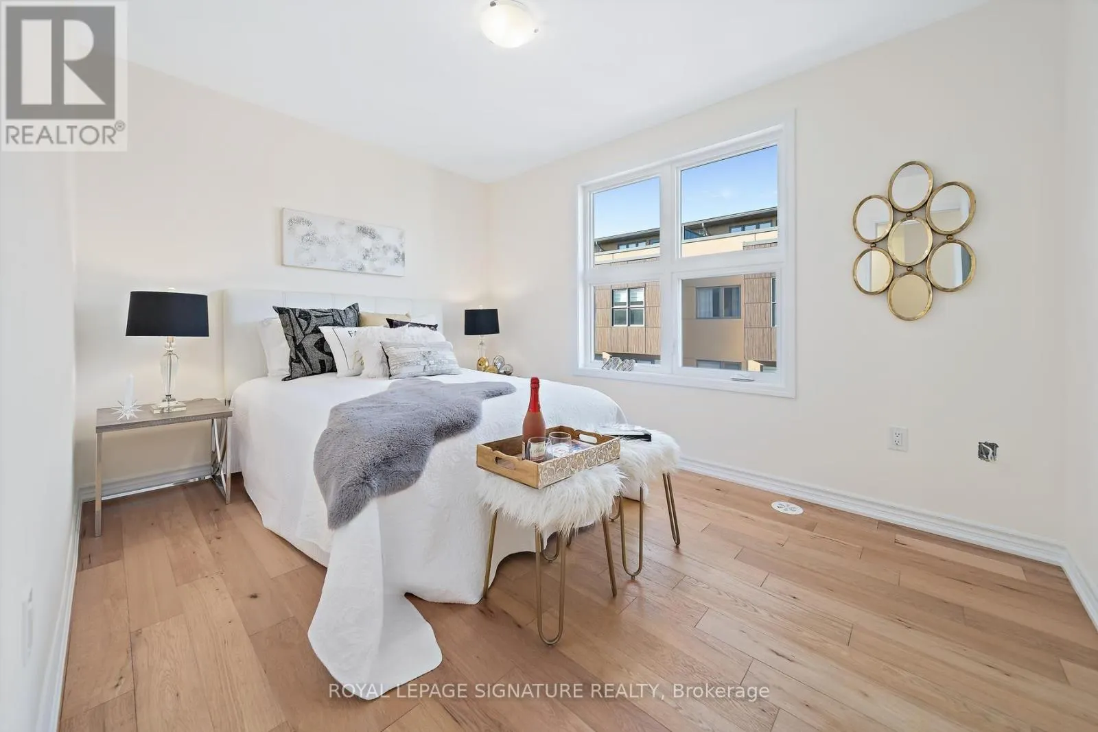 49 - 28 CURLEW DRIVE